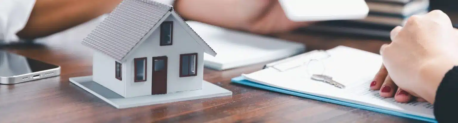 Comment vendre rapidement un bien immobilier sans sacrifier son prix ? Découvrez les bonnes pratiques pour réussir votre vente.