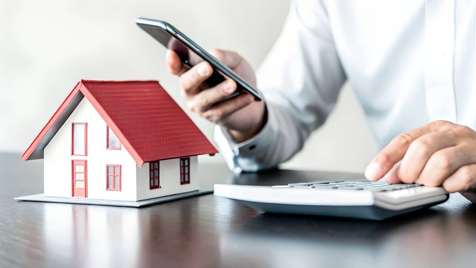 Calcul simplifié de prêt immobilier et d'hypothèque grâce à une calculatrice mobile pour vos finances personnelles, votre projet immobilier et votre planification patrimoniale.